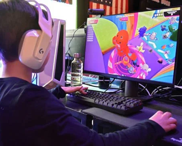 Kids gaming @ the library